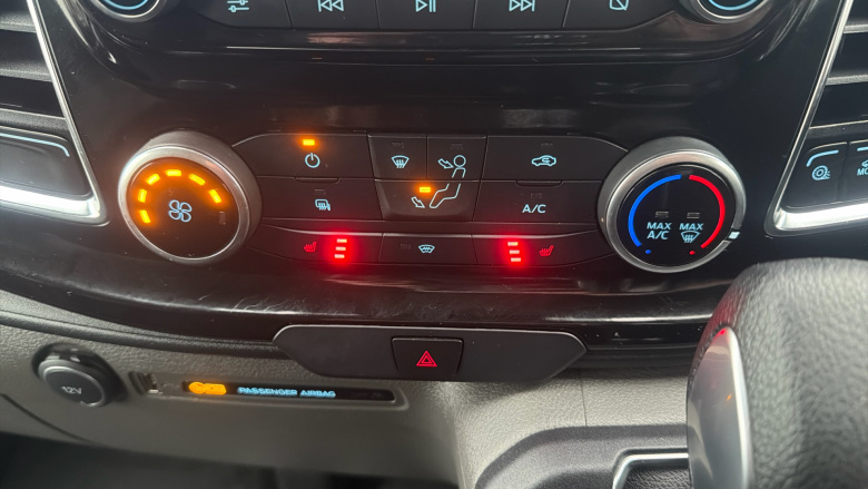 Ford Transit Custom 300 L1 Diesel Fwd 2.0 EcoBlue 170ps Low Roof Limited Van Auto